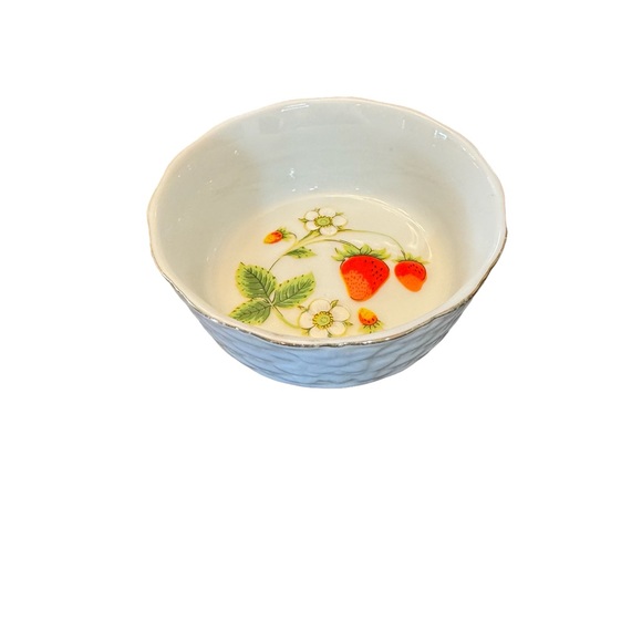 John Wagner & Sons Strawberry Basket Weave Small Bowl Ivyland PA Made in Japan - Picture 2 of 10